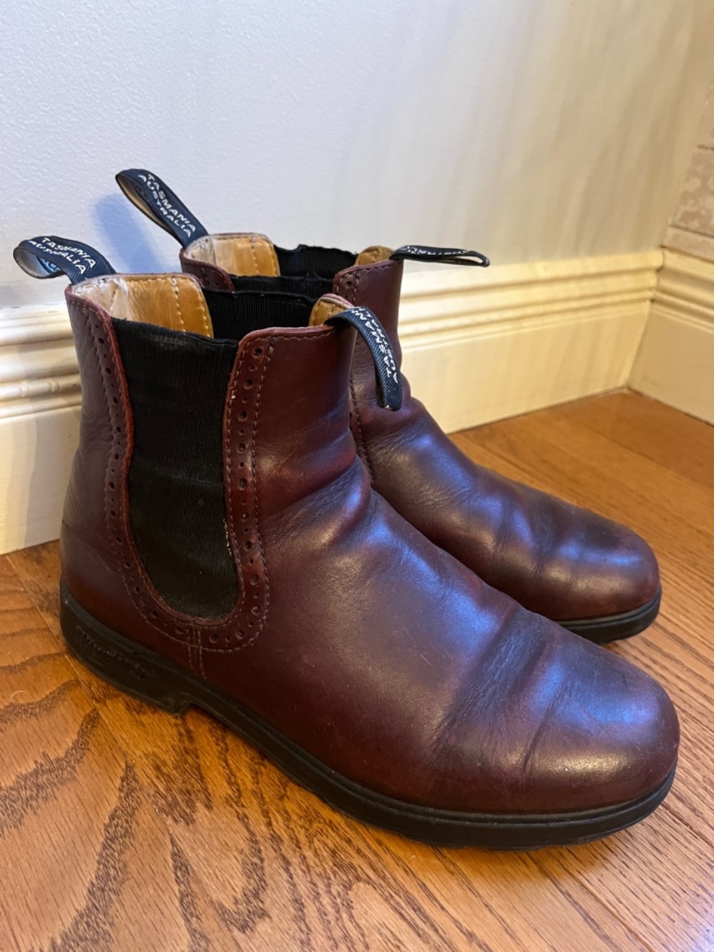 BLUNDSTONE COGNAC LEATHER CHELSEA BOOTS SIZE AU6 US8.5